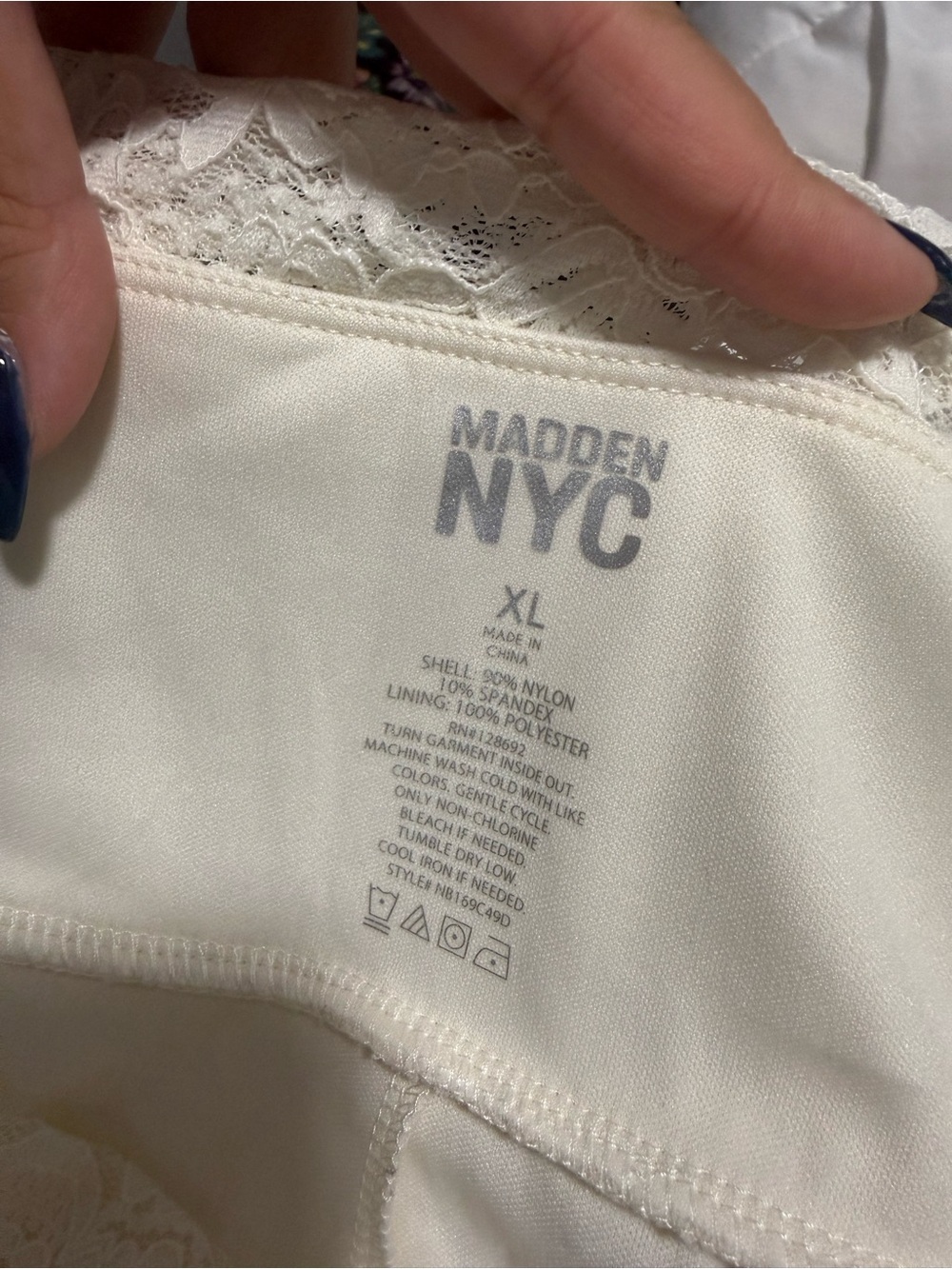 Women's Ivory Lace Skort - Picture 4 of 4